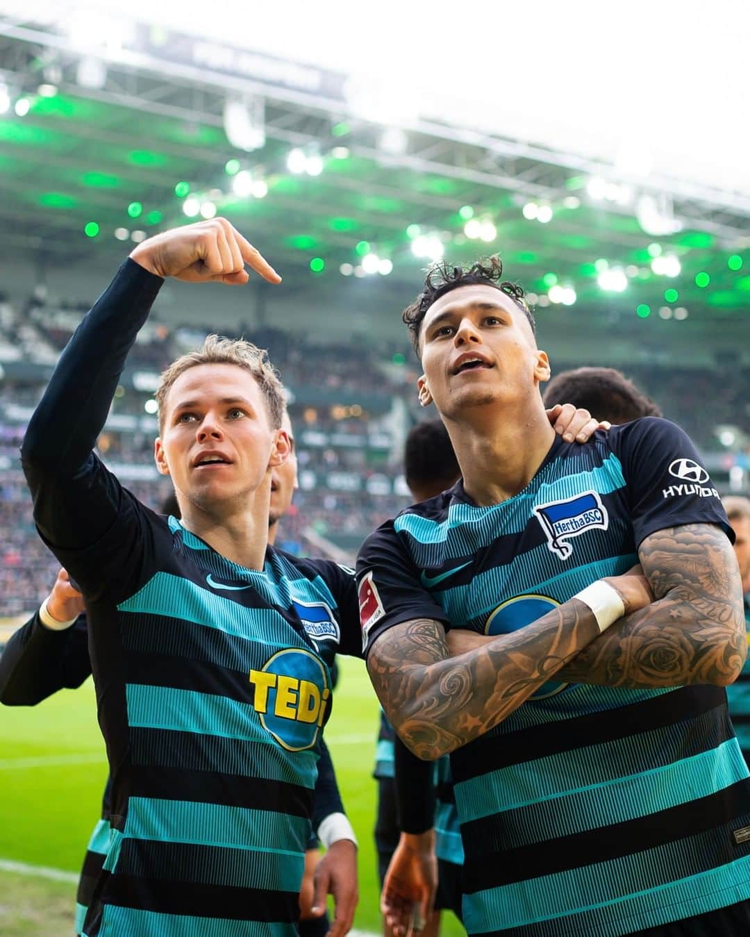 ヘルタ・ベルリンのインスタグラム：「Vor 3️⃣ Jahren gab's 3️⃣ Buden & 3️⃣ Punkte in Gladbach! 🤤 Wir bestellen das Gleiche nochmal für Freitag, bitte! 🤝 . . #ThrowbackThursday #BMGBSC #HaHoHe #HerthaBSC」