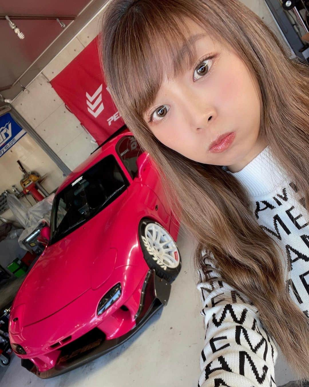 下田紗弥加さんのインスタグラム写真 - (下田紗弥加Instagram)「. からのNEWマット君...🚘❤️ いっぱい働いてこの子を早く走らせて あげられるように頑張りたいと思います🙇‍♀️‼️✨  #fd3srx7  #rx7fd #driftcar #driftlife #下田紗弥加」8月19日 17時47分 - sayaka419