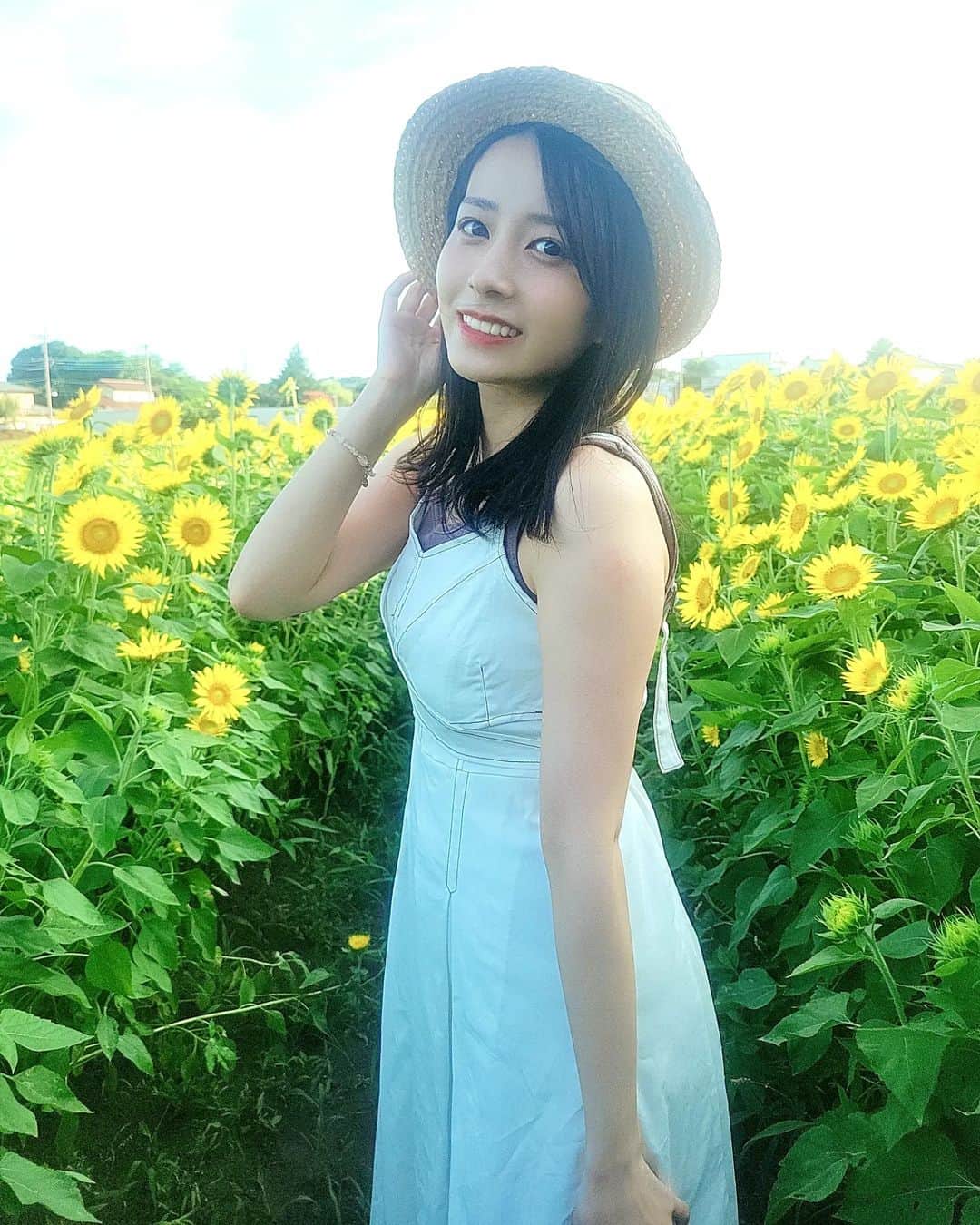 佐々木優佳里のインスタグラム：「🌻  #夏 #ひまわり畑」