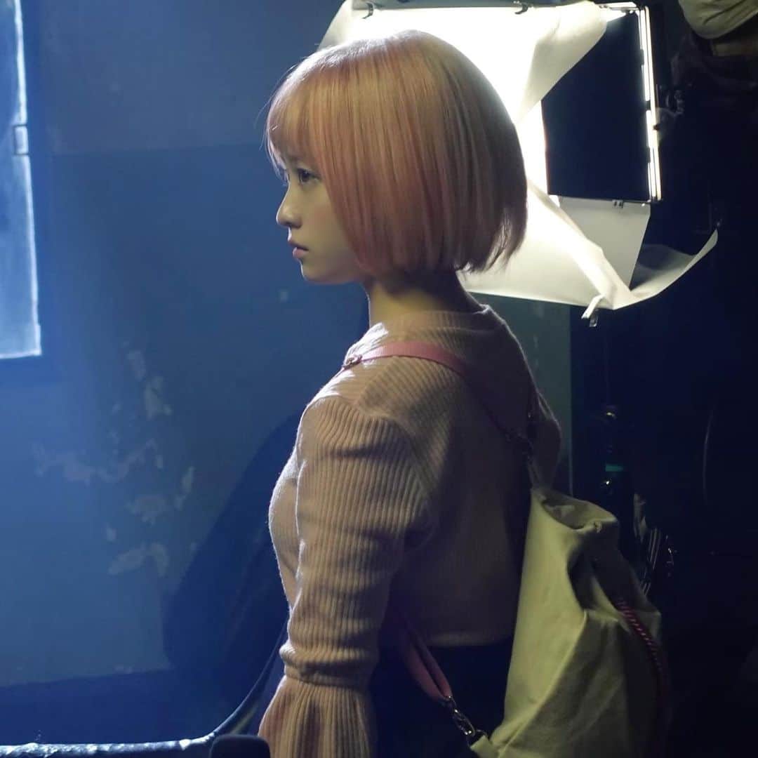 のインスタグラム：「こんにちは！環奈MGです。  橋本環奈主演 映画「バイオレンスアクション」が、本日8月19日全国公開となります。  豪華な主題歌＆挿入歌に加え、日本映画初となる最先端技術“ボリュメトリックキャプチャ”を使った、爽快なアクションシーンを是非劇場で体感してみてください！  #橋本環奈 #橋本環奈2022 #橋本環奈マネージャー #バイオレンスアクション」