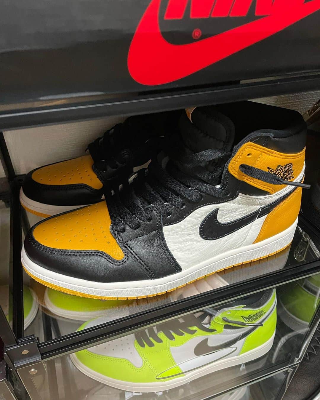 立岡宗一郎のインスタグラム：「黄色？オレンジ？  #ジョーダン1 #airjordan1  #airjordan1taxi」