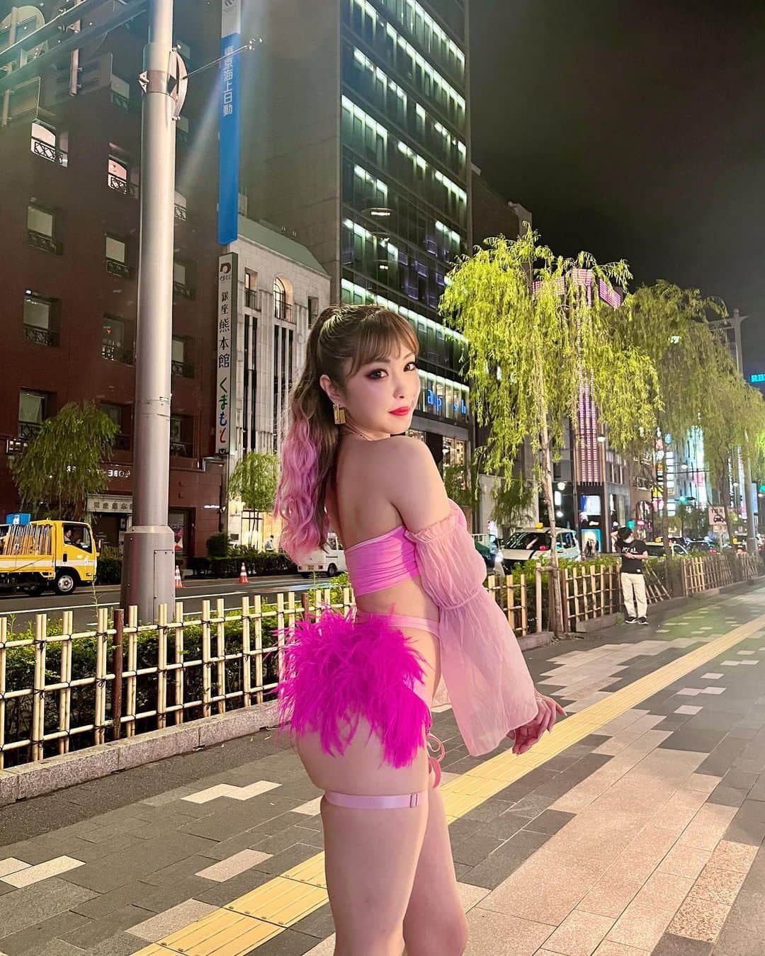 のインスタグラム：「. この格好で外出ちゃった🤫 ぴんくかわいい☺️💗 ・ ・ ・ #raise #ginza #tokyuplazaginza」
