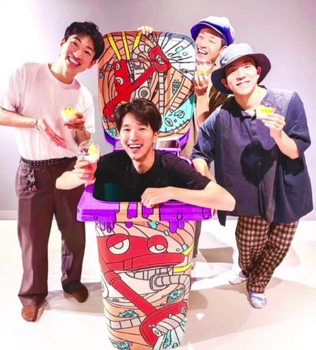 NOPPOのインスタグラム：「誕生日は毎年朝からスタジオです🤣 でも毎年こうやって沢山踊れるって幸せですね笑 皆さん沢山のメッセージありがとうございます😭🙇‍♂️うれしいです！！  2枚目の動画のように、1つやり始めたら周りが見えない性格をいかして、今年も一つ一つ丁寧に頑張ります！笑  しゃ！！！」