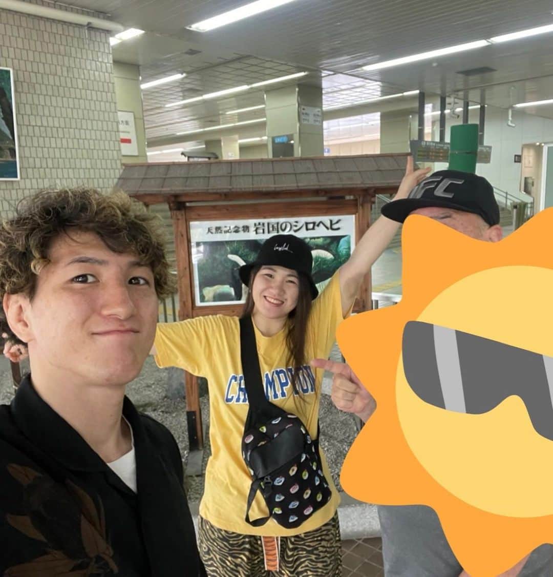 魅津希（井上瑞樹）さんのインスタグラム写真 - (魅津希（井上瑞樹）Instagram)「Finally I met my family and came back to Japan after 4 years. Above all, I am grateful that I was able to spend time with my family on the day I was born, and I am very happy that my family and friends were doing well. Thank you for all support always.❤️❤️❤️  #birthday #thankyou #myfamily #friends #love」8月19日 20時03分 - fightermizuki