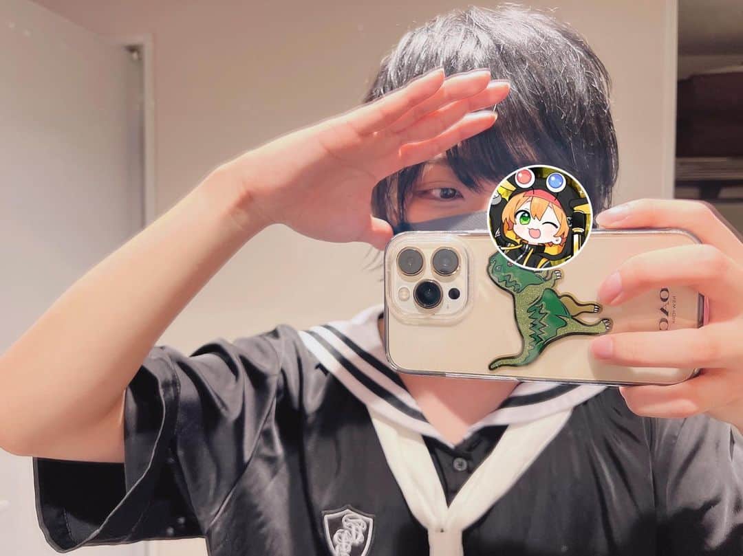 かにちゃんのインスタグラム：「酔ってる時に撮ったかにちゃん…はずい…」