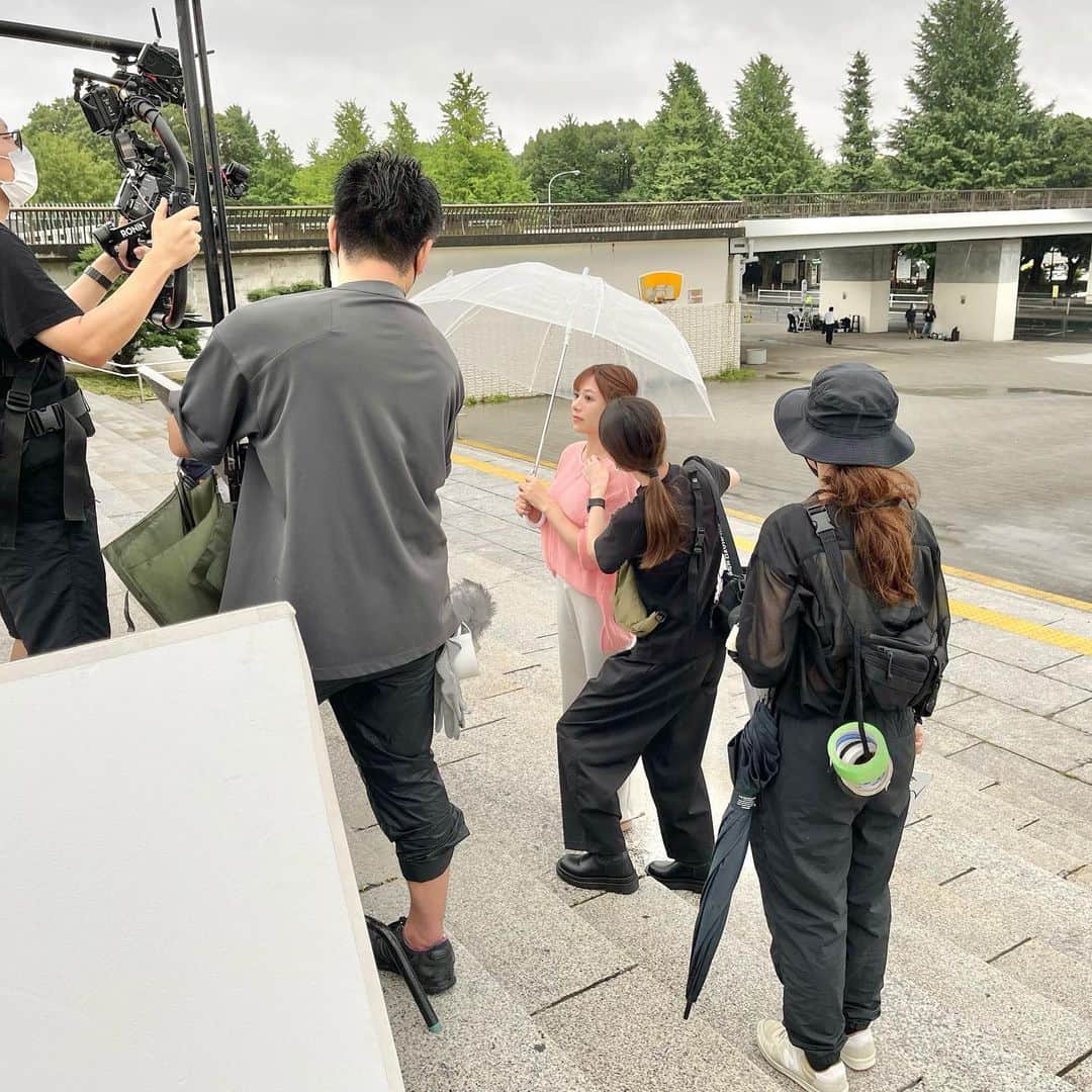藤崎里菜さんのインスタグラム写真 - (藤崎里菜Instagram)「CM撮影風景  もともと瞬きしがちなんだけど、 眩しかったからさらに瞬き多め🥹  #幸楽苑 #TVCM #撮影風景 #CM撮影」8月19日 22時35分 - rina_fujisaki