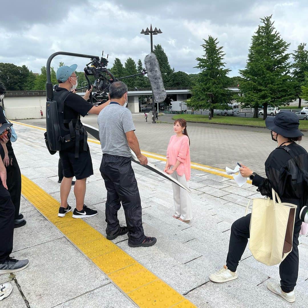 藤崎里菜さんのインスタグラム写真 - (藤崎里菜Instagram)「CM撮影風景  もともと瞬きしがちなんだけど、 眩しかったからさらに瞬き多め🥹  #幸楽苑 #TVCM #撮影風景 #CM撮影」8月19日 22時35分 - rina_fujisaki