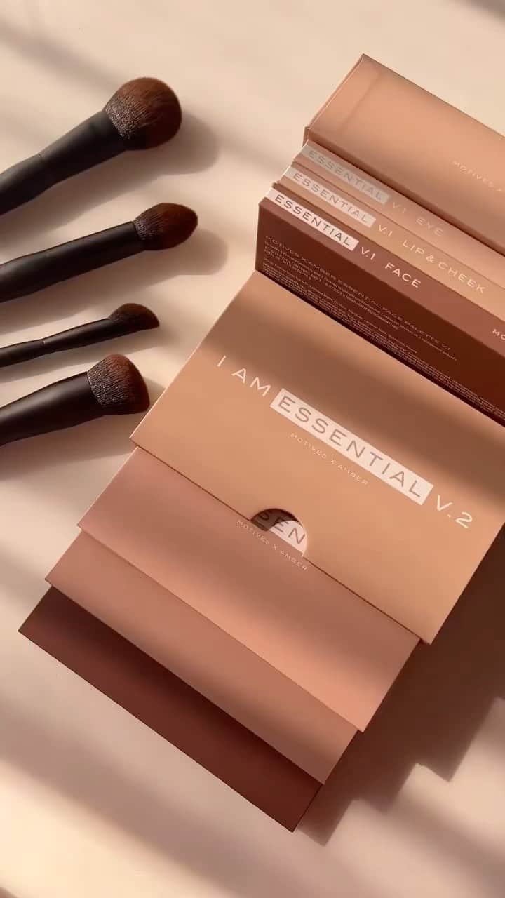 Motives Cosmeticsのインスタグラム：「The Essentials Collection Motives X Amber is made for anyone and everyone! Thank you @ayeumi we love you and your content!!!」