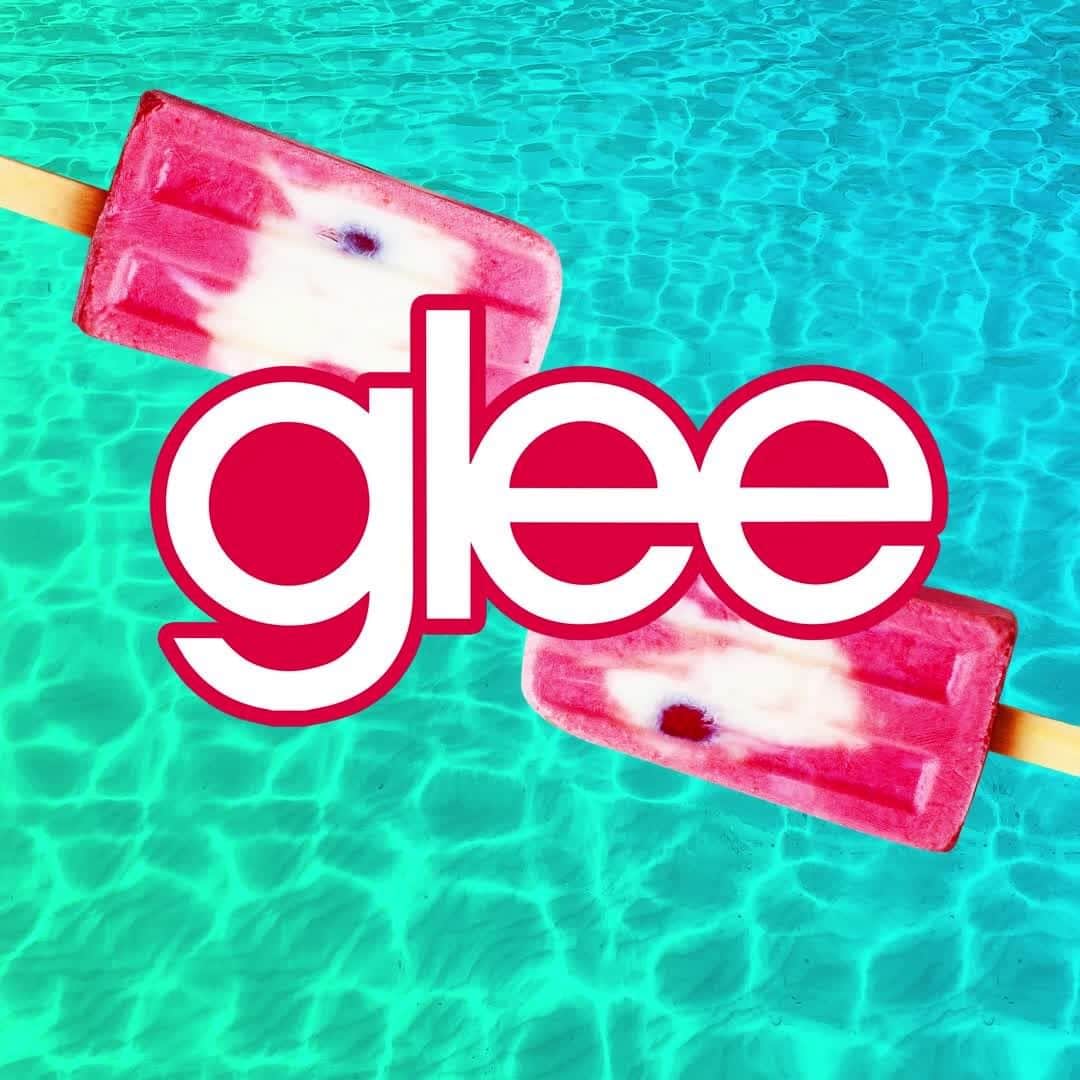 のインスタグラム：「SUNS OUT, SONGS OUT!! 🔥 Listen to your favourite Glee Summer Hits at the link in our bio!🌞🌴」