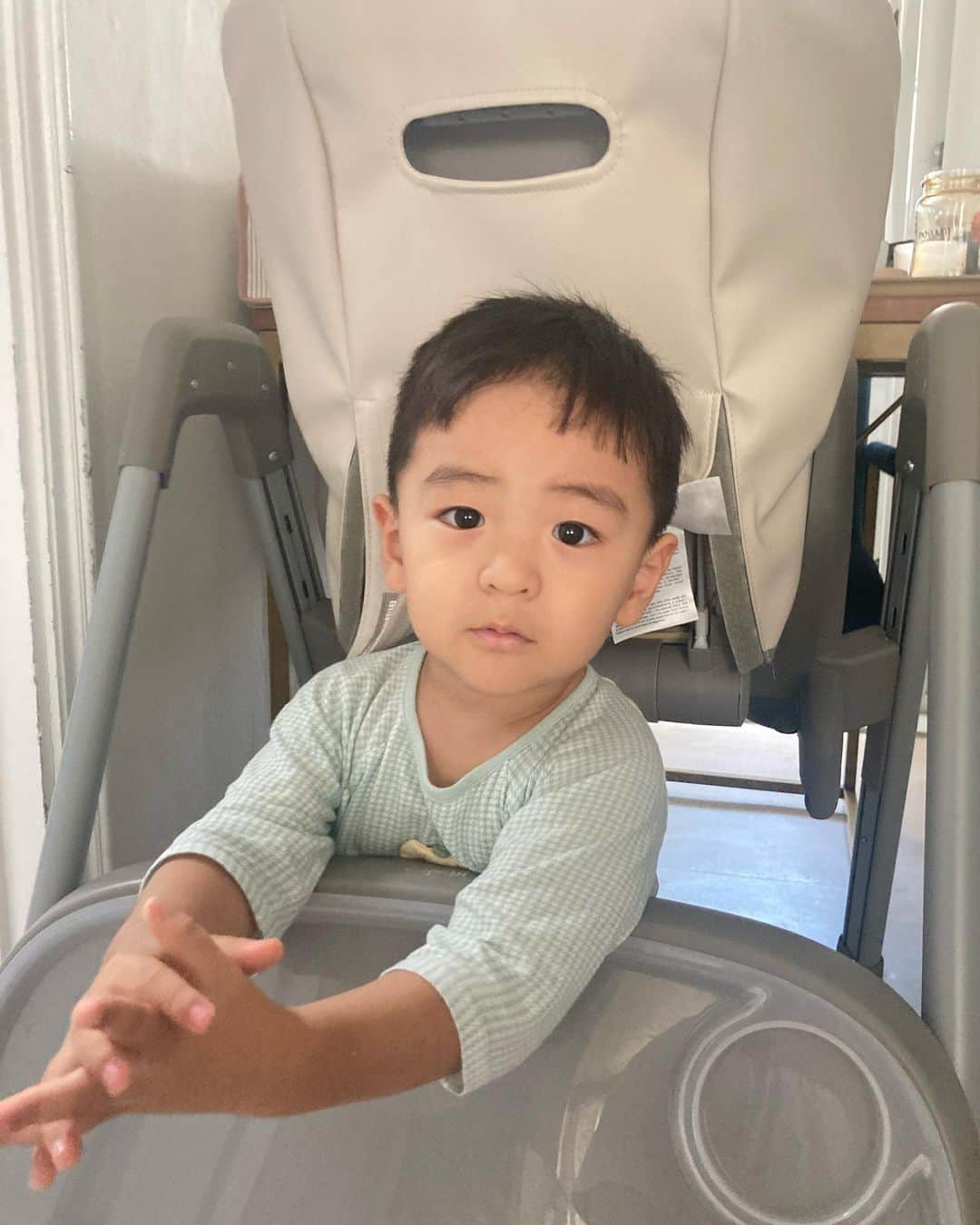 アン・スンファンのインスタグラム：「졸리면 자야지요 🥲 자자..🥹」