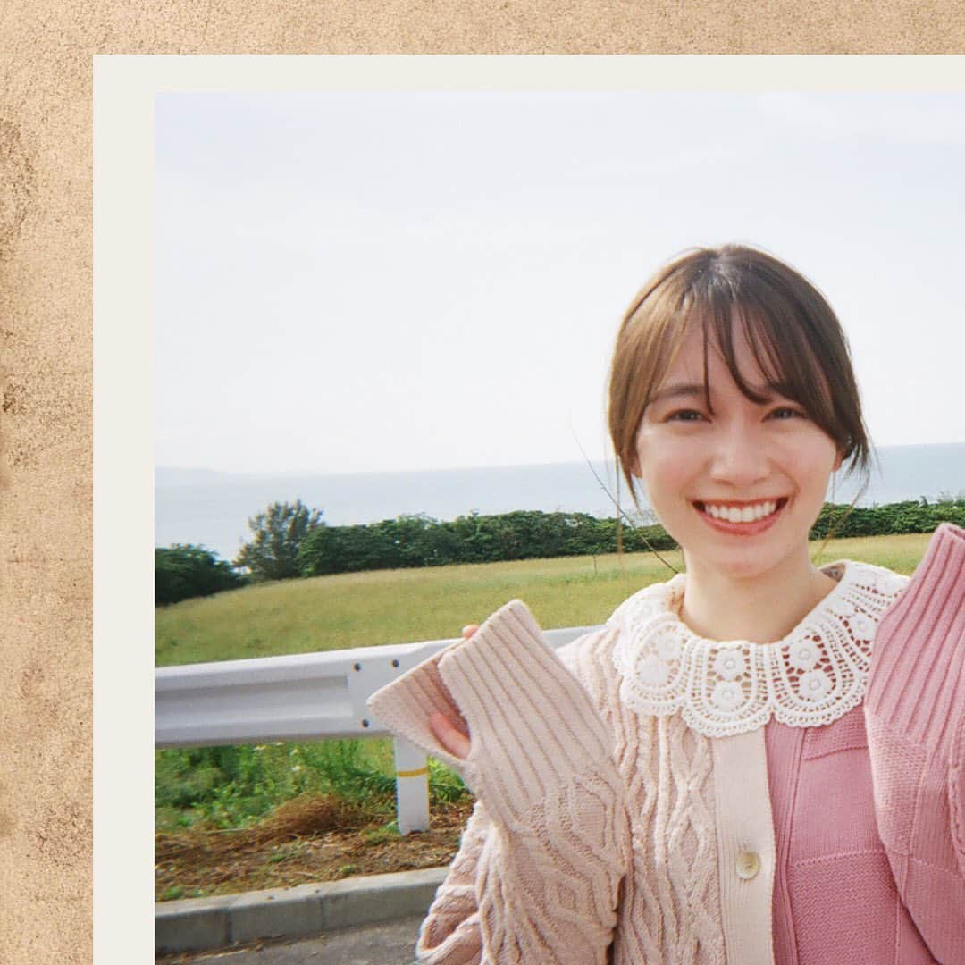 守屋麗奈のインスタグラム：「Instagram限定公開ショット 第3段📷✨  いつもInstagramを見てくださっているみなさまに… ここでしか公開していない限定ショットのプレゼントです🎁  ✧┈┈┈┈┈┈┈┈┈┈┈┈┈┈✧ #櫻坂46　#守屋麗奈1st写真集 #守屋麗奈 #れなぁ  2022年8月23日に発売❤ ご予約はプロフィールのURLから•*¨*•.¸¸♪」