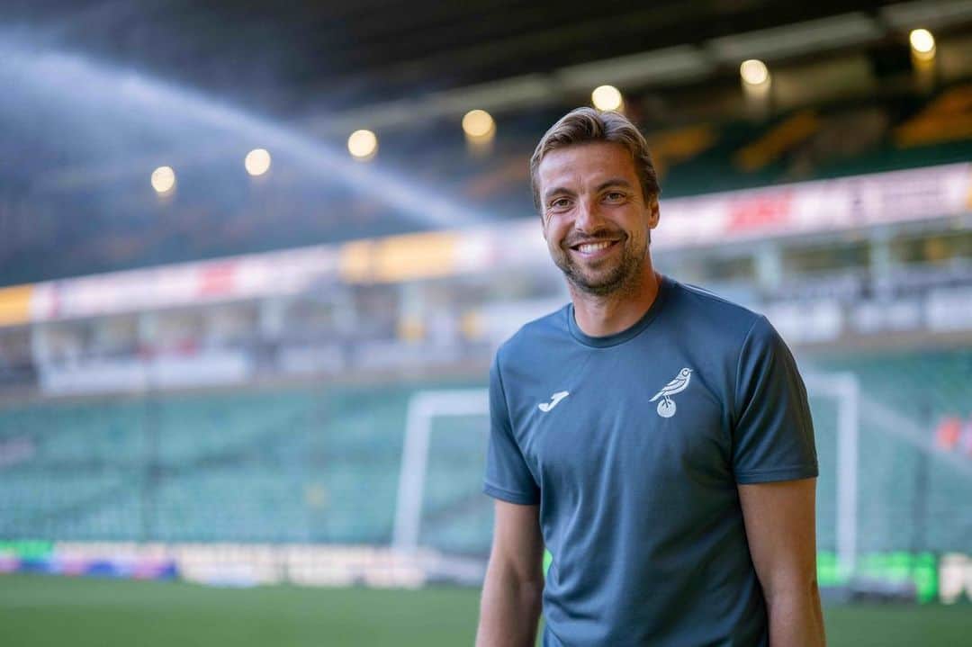 ティム・クルルのインスタグラム：「Have a nice weekend 😁.. +3 #cleansheet」