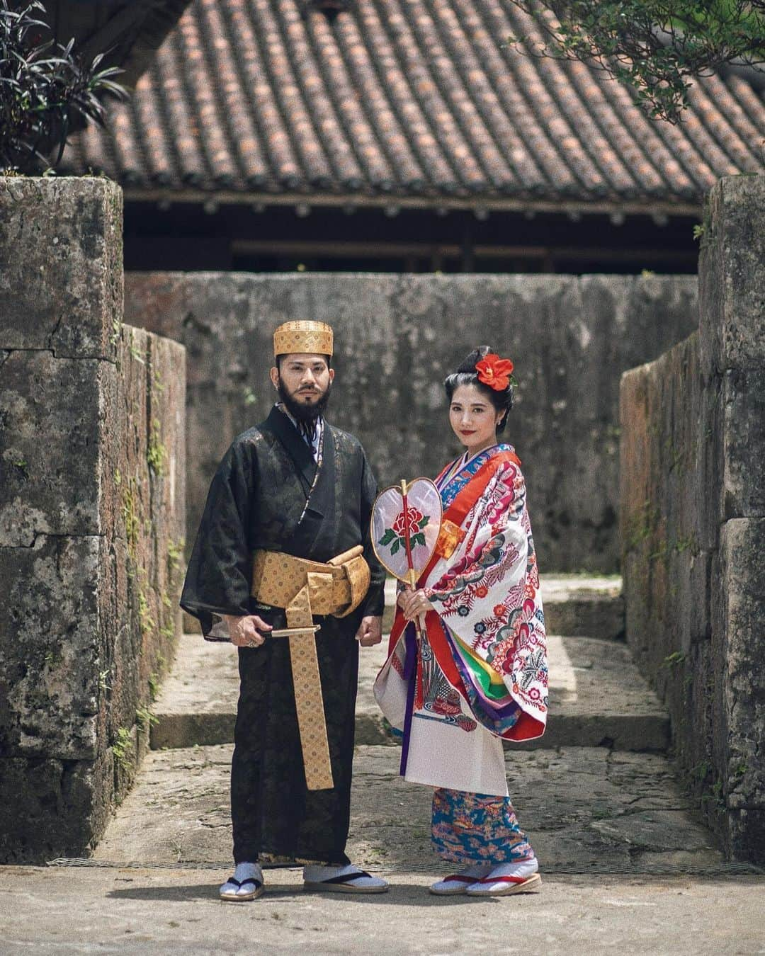 春田麻緒のインスタグラム：「うちなんちゅウエディングスタイル🌺  #琉装 #weddingphoto」