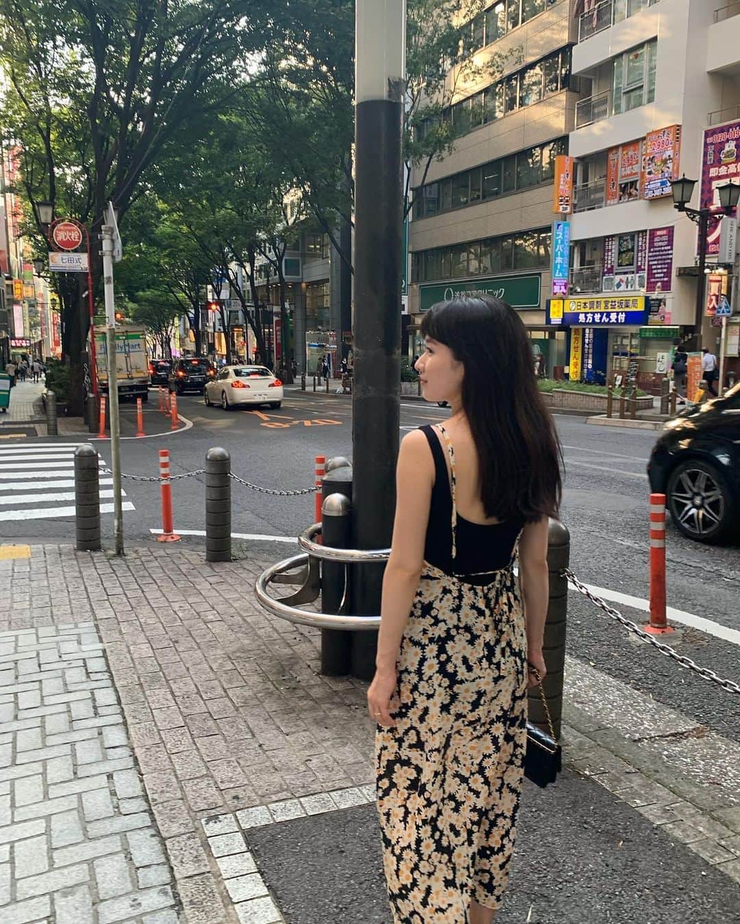 吉竹美聡のインスタグラム：「夏のうちに🌻🖤」