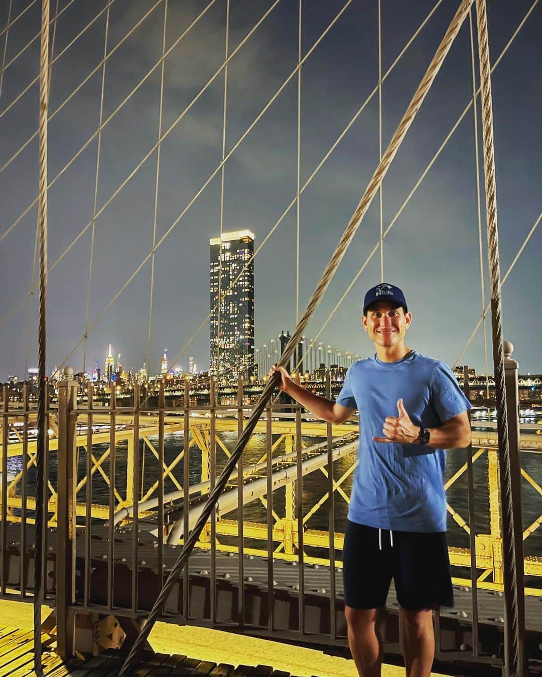 藤田弘輝さんのインスタグラム写真 - (藤田弘輝Instagram)「New York City!  バスケット映画やドキュメンタリーに出てくるCony IslandやBrooklyn Bridge！  街がくりだすエナジー！ とても良かったです！  久しぶりのNY Style Pizzaも最高でした！🍕」8月20日 23時27分 - theofujita