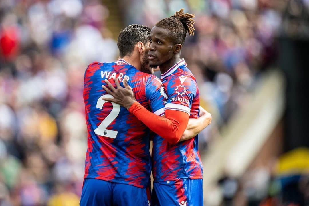ジョエル・ワードのインスタグラム：「🔴🔵 @cpfc」