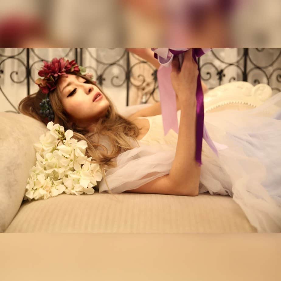 矢沢なりのインスタグラム：「Please allow me to live as me.  -アンネ・フランク-」