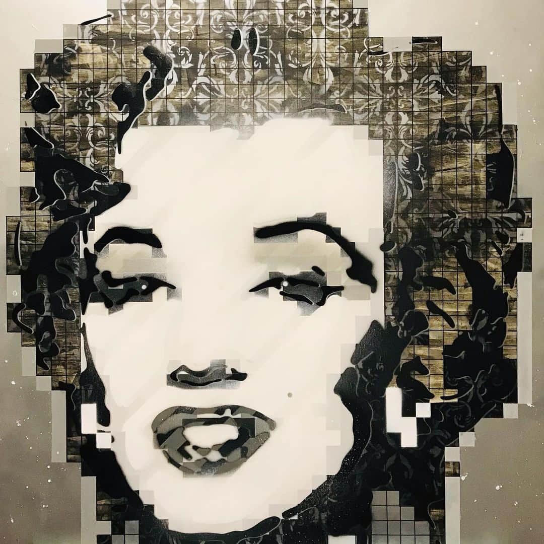LOOTONEのインスタグラム：「LOOTONE Stencil 2022 "Marilyn Monroe" Size ：727mm X 727mm  #contemporaryart #contemporarypainting #andywarholart #marilynmonroe #marilyn #popart #popartstyle #stencilart #stencilgraffiti #graffitiart #tokyoart #ポップアート #ステンシルアート #アート #現代アート #アート作品 #マリリンモンロー #コンテンポラリーアート #アートギャラリー #ギャラリー」