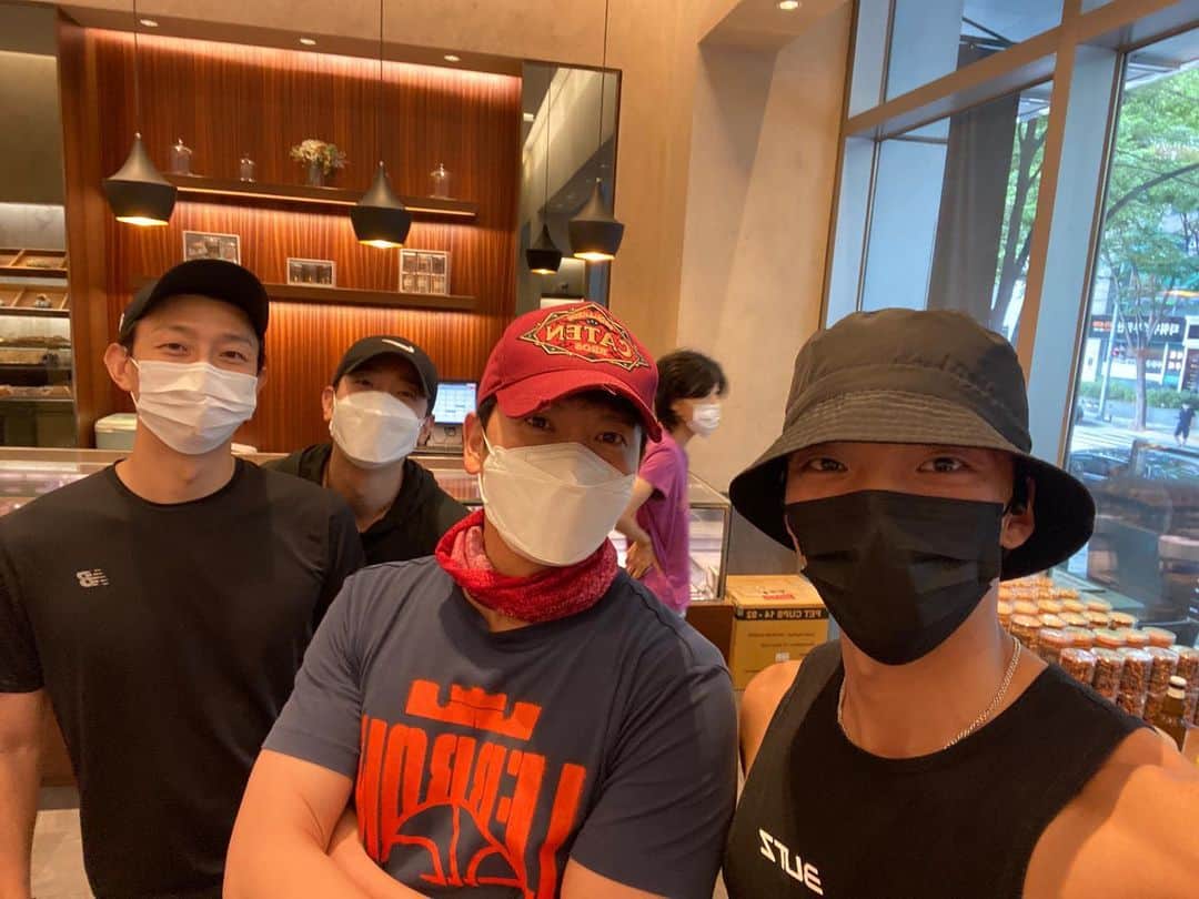 チソンのインスタグラム：「#runtist 👍🏻❤️🌈🍀」