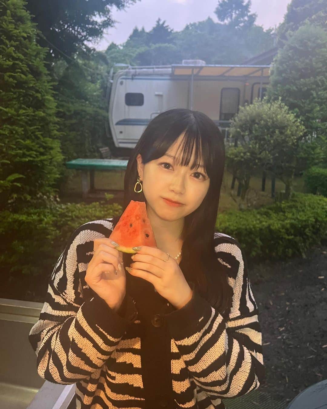 のインスタグラム：「夏休みは何して過ごしてますか🍉🎐   #夏休み  #bbq #スイカ割り  #暑さ対策 #03line」