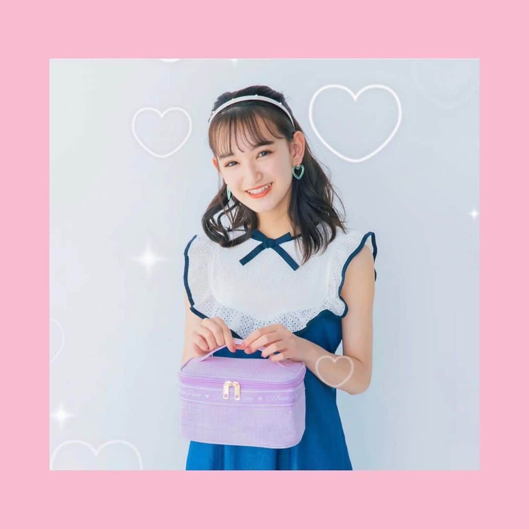 ニコ☆プチのインスタグラム：「💗✨  今日は10月号のふろくを紹介🥰💗  #メゾピアノジュニア のバニティポーチは ガーリーなんだけど大人っぽさもあるラベンダーが めちゃ！かわ😭💖  ファスナー部分もハートになっていて、 細かいところまでかなりこだわったデザインになってるよ💗✨  ニコ☆プチネットではいろいろな使い方もアップしているので、そちらもぜひチェックしてみてね🫧🎀  10月号は明日発売です！ お楽しみに✌🏻🫧  @mezzopianojunior_official  #メゾピアノジュニア #ふろく #バニティポーチ #川口莉奈 #ニコプチ」