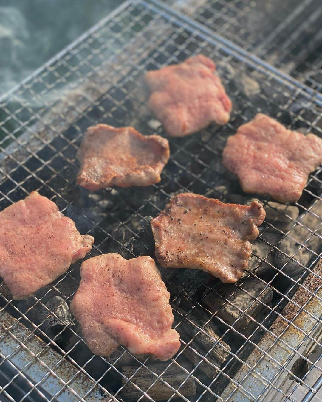 迫田愛子さんのインスタグラム写真 - (迫田愛子Instagram)「⁡ お誕生日会食事編🍖 ⁡ @hiromiya_yakiniku  @kinjuakasaka  @meatgarage.kitagawa  ⁡ のお肉を揃えて焼肉‼︎ ⁡ 焼きモロコシやお野菜、キムチ、コーンごはんに焼きおにぎり💛 ⁡ 大人が楽しい会。笑 ⁡ ⁡ ⁡#happybirthday  #天才AIKO食堂 #AIKO食堂 #aikocooking #cooking #料理  #おうちごはん #和食 #japanesefood #instafood #instadelicious #homeparty」8月21日 20時32分 - aiko_esnail