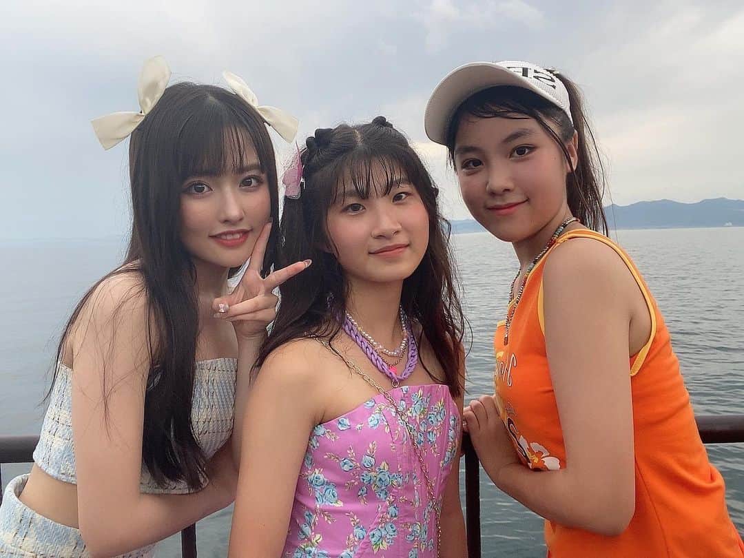 のインスタグラム：「💙💗🧡 りんりん、しーちゃん！  #jmix #ジェイミックス #model #モデル #jk1 #fjk #大分 #りり #田ノ浦ビーチ #ファッションショー」