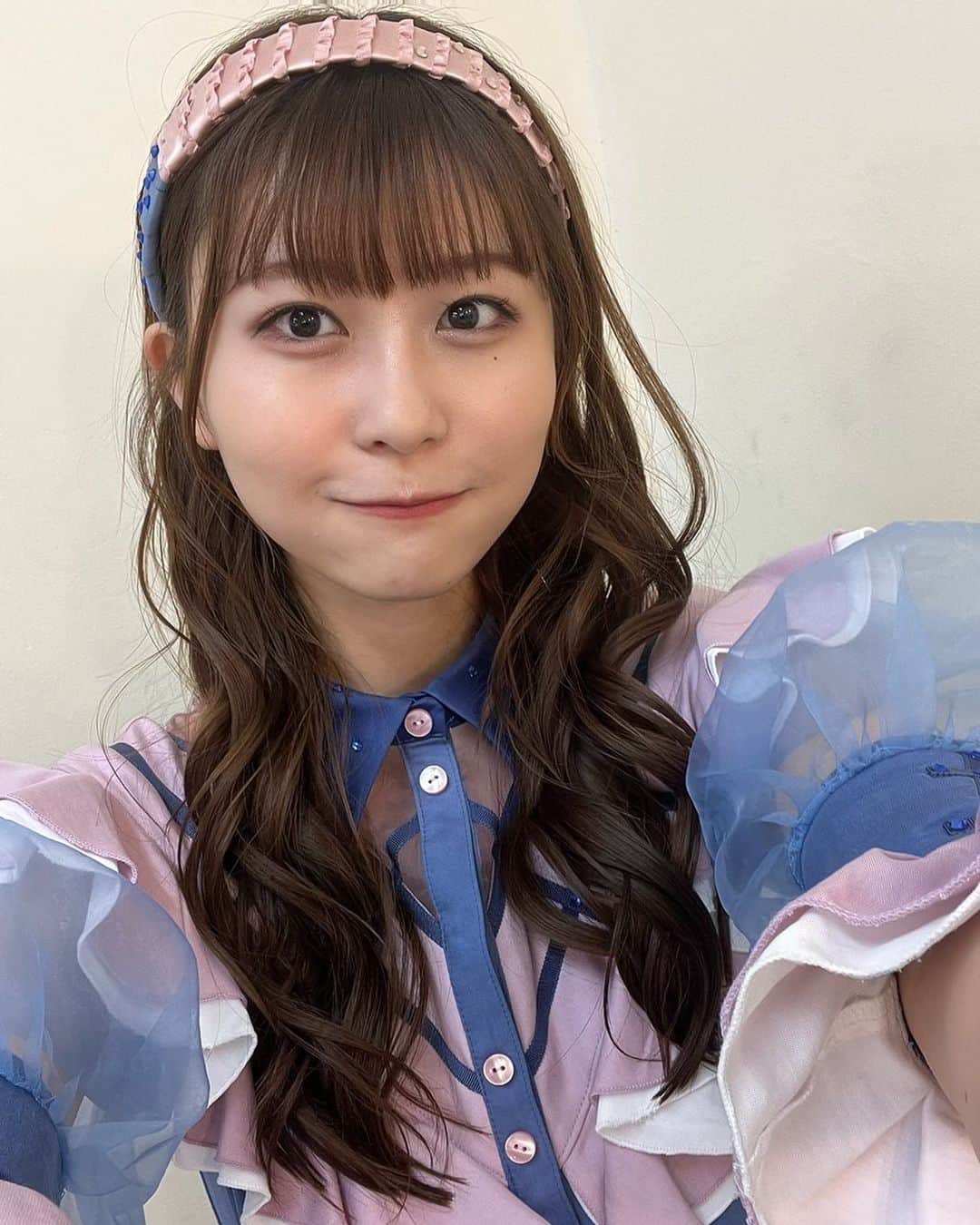 のインスタグラム：「・ うさぎおいしかのやまツアー完走！ たくさん支えてくれてありがとう💭 今日はカチューシャしたの〜！🎀」