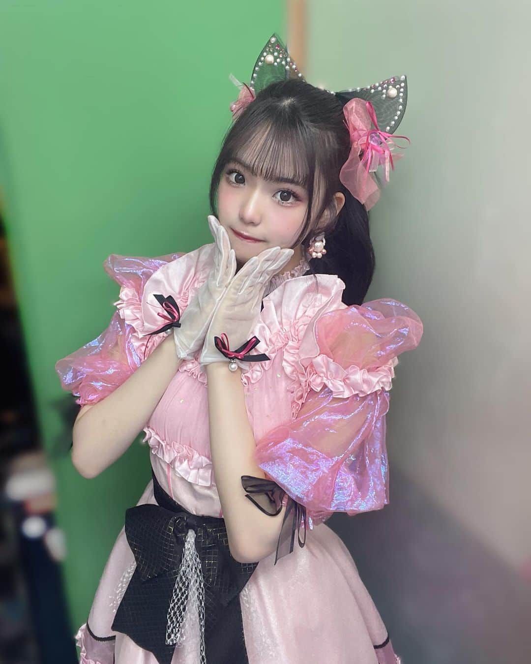 石田萌依さんのインスタグラム写真 - (石田萌依Instagram)「⁡ ⁡ ⁡ ⁡ 本日はアイドルスクエアありがとうございましたー₍ᐡˊo̴̶̷̤  ̫ o̴̶̷̤ˋᐡ₎♡ ⁡ そして今日で12連泊ラストです😭！ 長かったけどみんなと沢山会えて嬉しかったなあ🐈🎀 ⁡ またみんながmiaoともえに会い来てくれますように👶🏻🎶 ⁡ ⁡ ⁡  #miao#いいね返し#f4f#followme#03  #Japan#自撮り#JK#インスタ#Instagram#アイドル#アイドル衣装#ライブ#対バン#ポニーテール#イベント#フェス#ライブ」8月21日 23時02分 - moe_ux_xu_