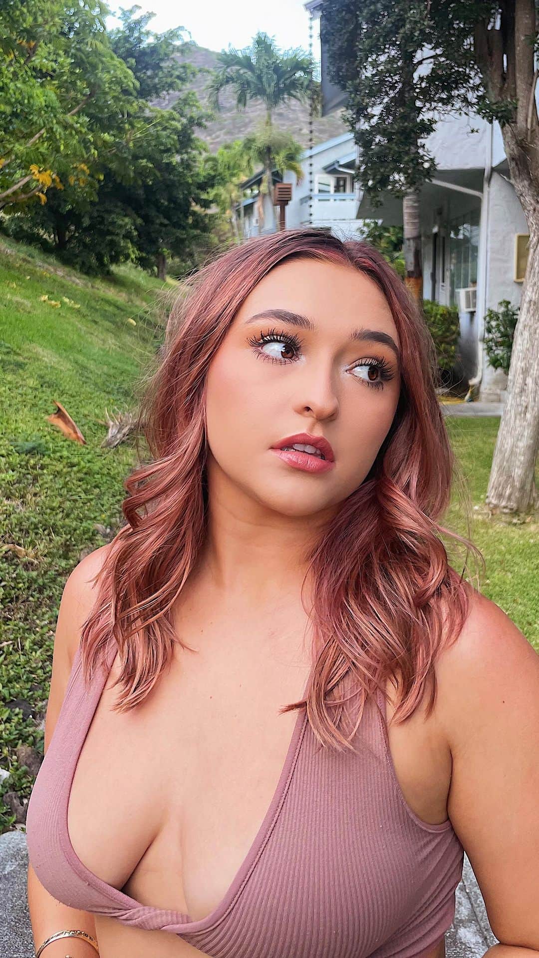 のインスタグラム：「hehehe i did it💘   thank you @dadahawaii :) color: @hairbykysa  cut: @richiemiao」