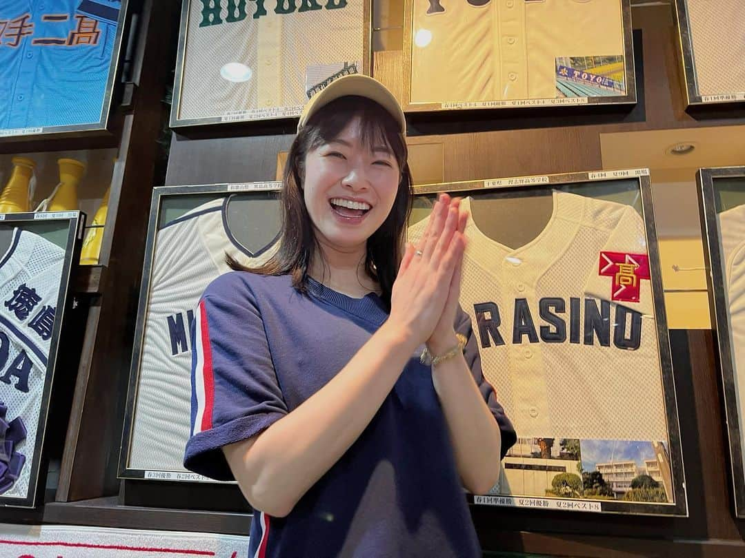 小田飛鳥のインスタグラム：「ずっと行きたかった高校野球酒場『球児園』さんへ☺︎ アゲアゲホイホイ（勿論、報徳学園の）流して貰って、アゲアゲホイホイ食べる大人の遊び…🍸 今日も二松学舎推しでございました🙂 甲子園終わったら、また行こ〜〜 スタッフさん達、詳し過ぎて、何話しても乗ってくれて嬉しかった🥹 #球児園 #高校野球 #高校野球好きな人と繋がりたい #二松学舎 #甲子園」