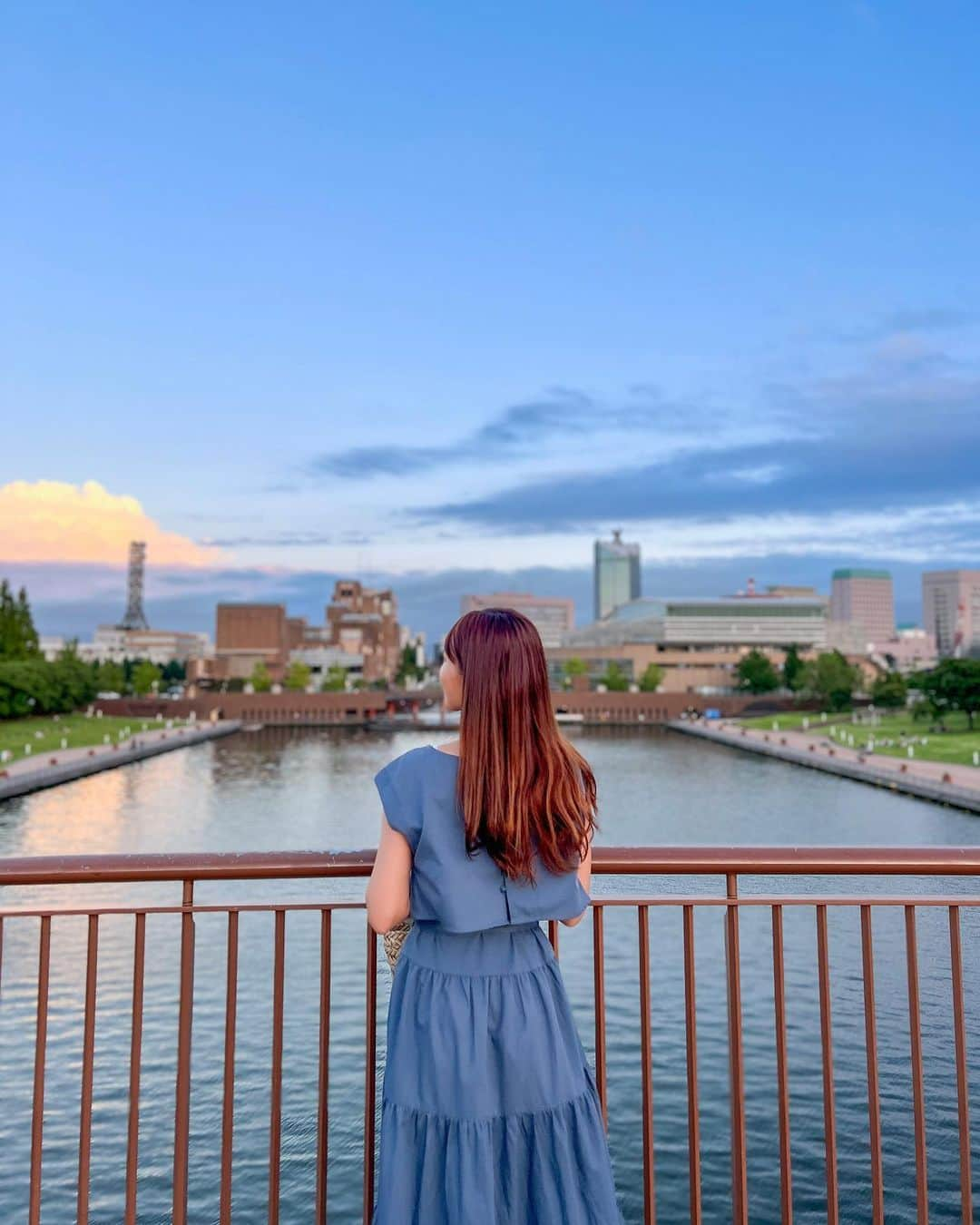 高沢奈苗さんのインスタグラム写真 - (高沢奈苗Instagram)「. 地元🏔  Toyama ☺︎  .  .  #富山県 #環水公園 #駅裏スポット #みんな大好き環水公園 #スタバはマスト #帰省 #もう東京だよ #束の間の帰省 #海と山がある街」8月22日 21時43分 - nanaetakasawa