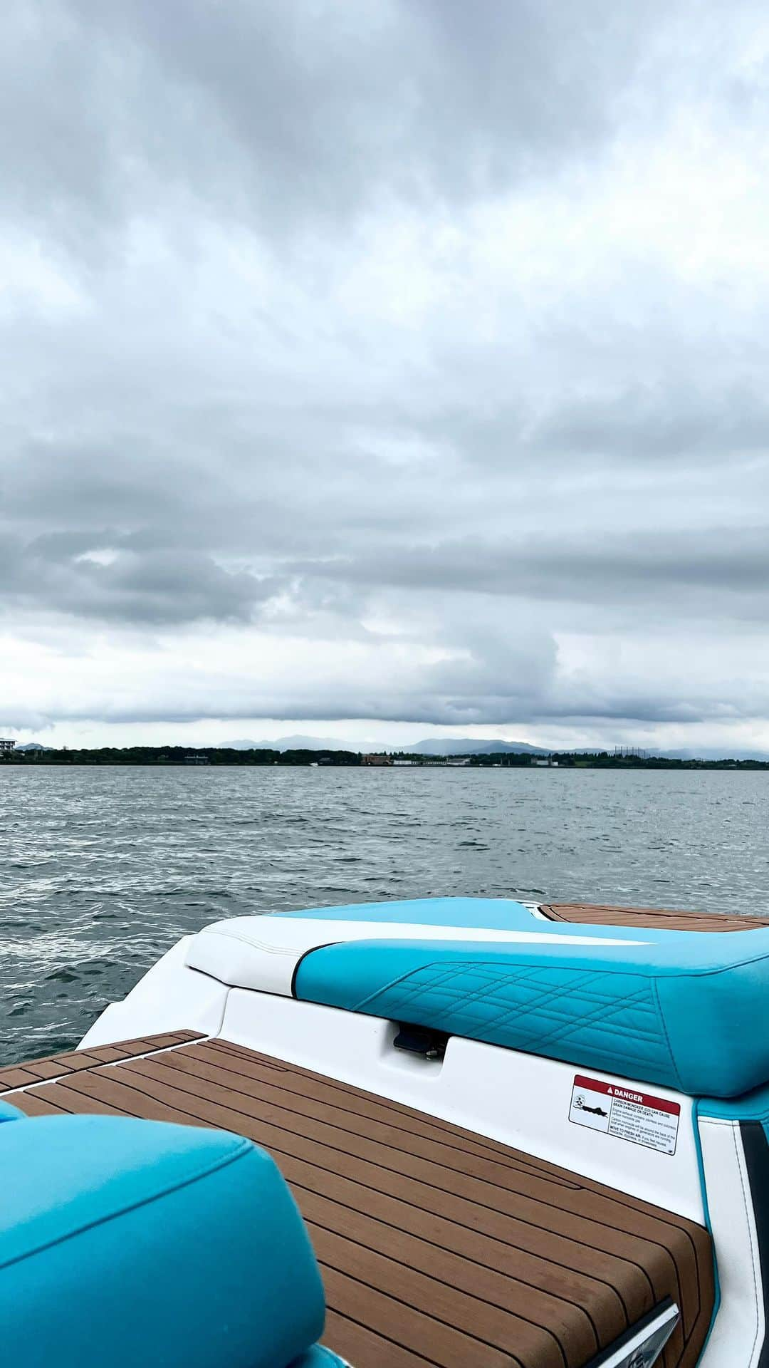 桝田奈津子のインスタグラム：「Sunday funday🌴 Wake surfing for the first time🏄‍♂️」