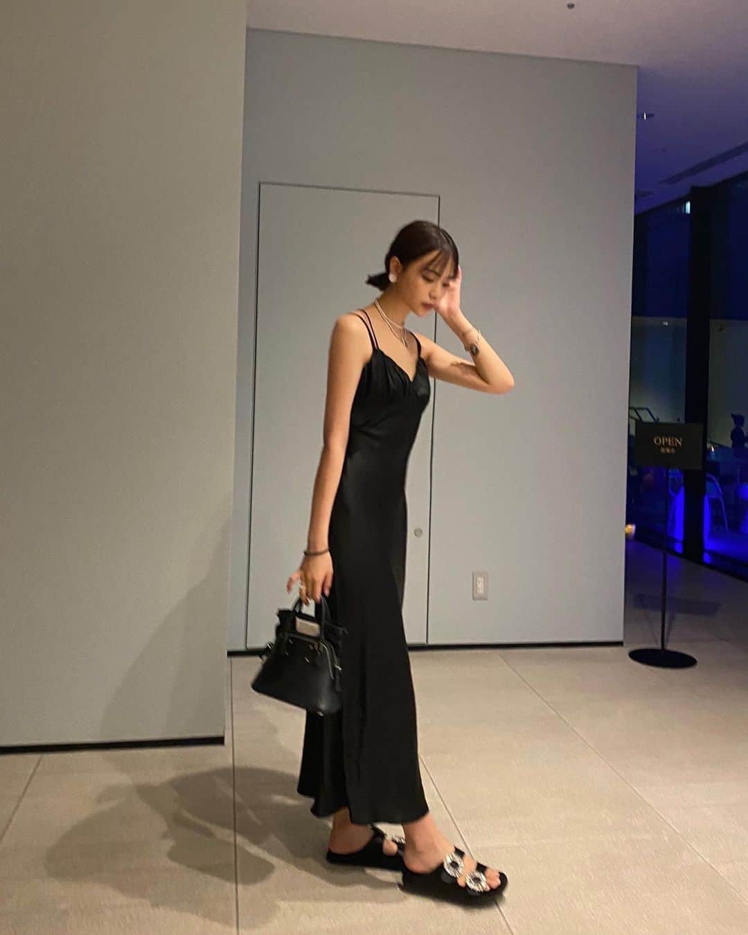 麻生果恩のインスタグラム：「OOTD🍸」