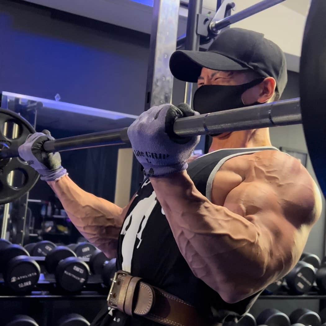 横川尚隆さんのインスタグラム写真 - (横川尚隆Instagram)「筋肉にまみれたいと願い筋肉にまみれてる筋肉まみれ男。もっとまみれたい。まみる。 ⁡ ⁡ #横川くんの筋肉ちゃんねる#THEBUILD#bodybuilding#ボディビル#training#workout #トレーニング#ワークアウト#筋トレ#fitness#フィットネス#筋肉 #腹筋#physique#フィジーク」8月22日 21時33分 - yokokawa_naotaka