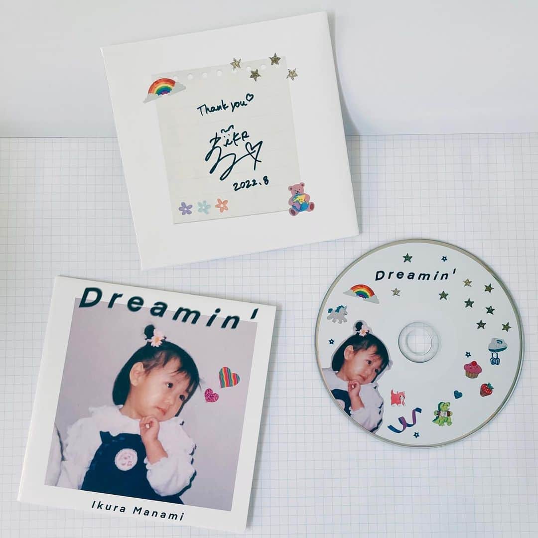 伊倉愛美のインスタグラム：「for fan community 41KR ♡  一緒に制作してくれた大好きな仲間、 そしていつも応援してくれている皆さんに 心から感謝です。  これからも愛と勇気を忘れずに 前に進んでいきたいです。🫶🏼  #minialbum #CDalbum #音楽制作 #音楽活動 #CDジャケット」