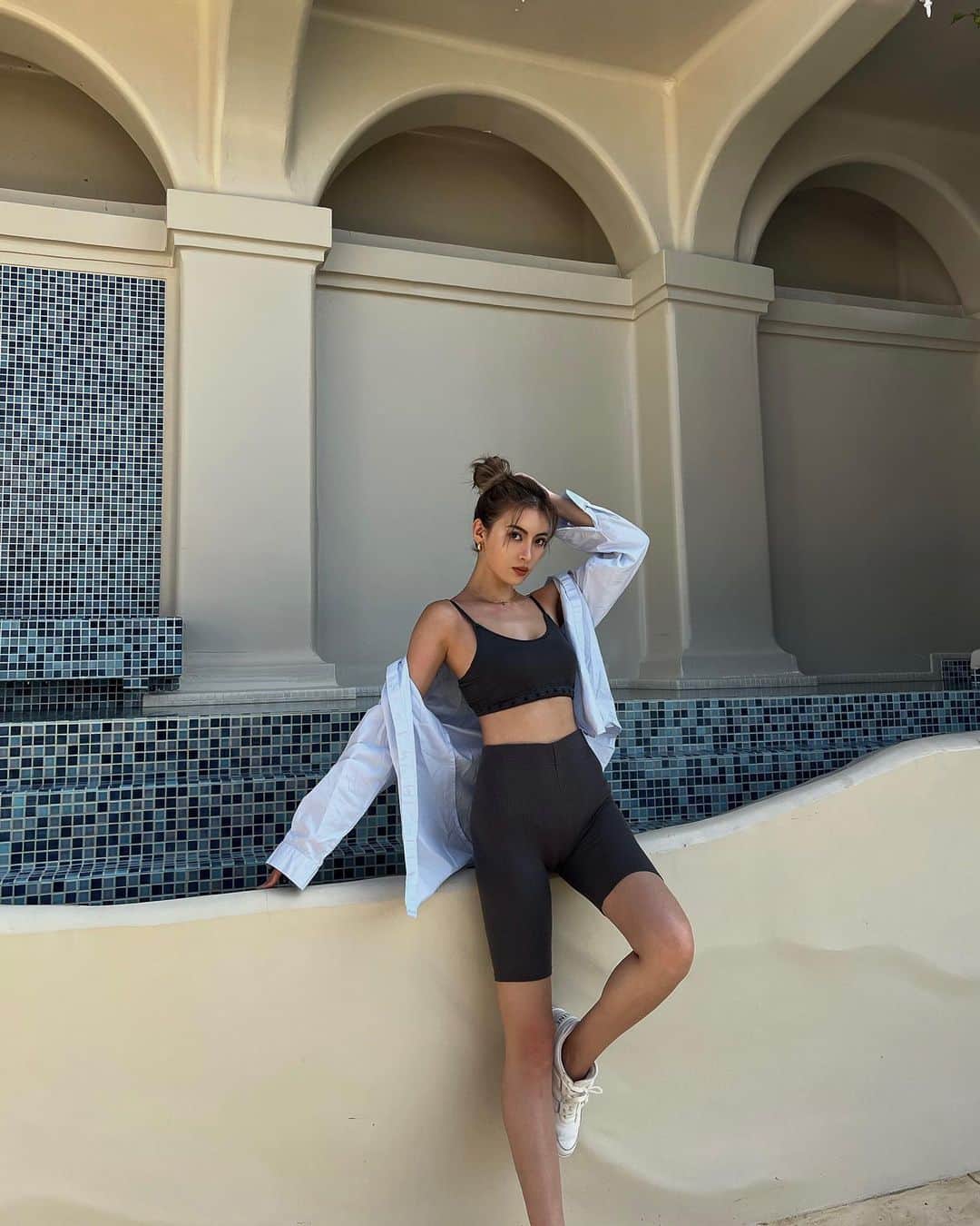 孫きょうのインスタグラム：「🫐🧊🦋💧  shirt @sheinofficial  tops(swimwear) @amaterasjapan  bottom @_maliraj_  shoes @celine」