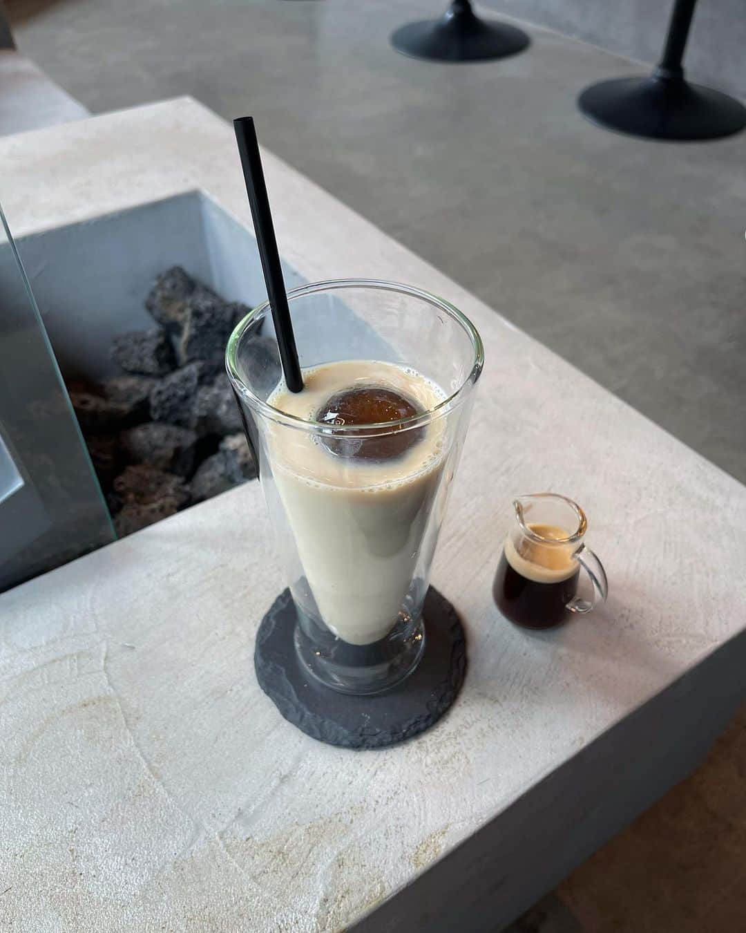 沖田愛加さんのインスタグラム写真 - (沖田愛加Instagram)「オシャレなカフェだった☺︎ お友達とサクッと✨ 氷がコーヒーの味がして美味しかった」8月22日 22時09分 - okita_aika