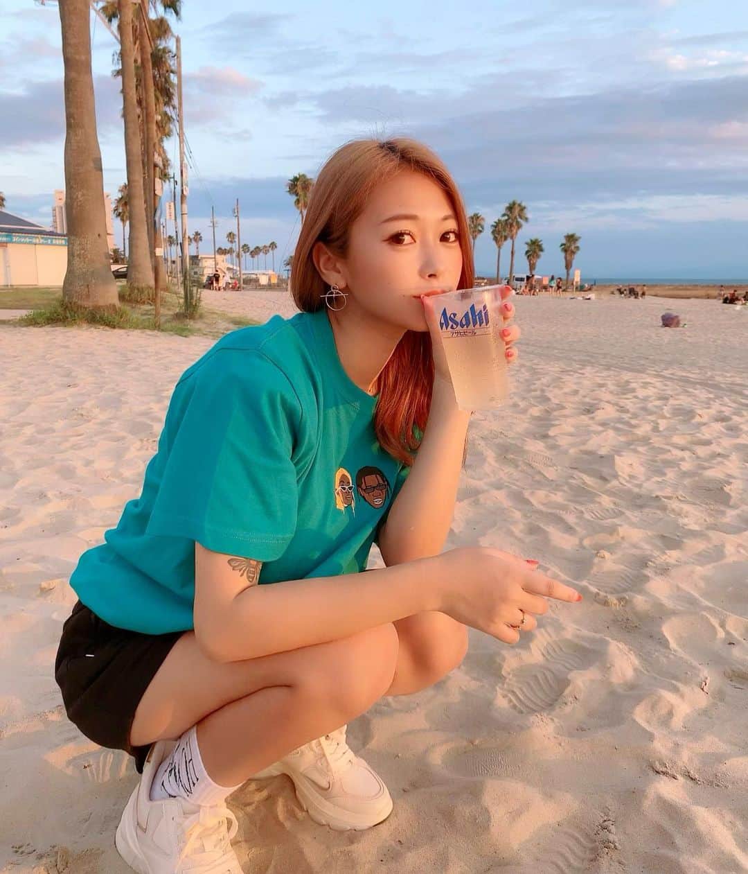 IORIのインスタグラム：「・ 可愛い服ゲッチュ🤍 夏はTシャツ1枚で過ごしたいタイプ🐹 ・ ・ ・ ・ ・ ・ ・ ・ ・ ・ ・ ・ #名古屋#錦#錦3#シェリエ#GOLD#サロンドゴールド #salondegold#newドレス#キャバクラ#キャバ嬢#シャンパン#撮影#followforfollowback #likeforlike#キャバ嬢の日常」