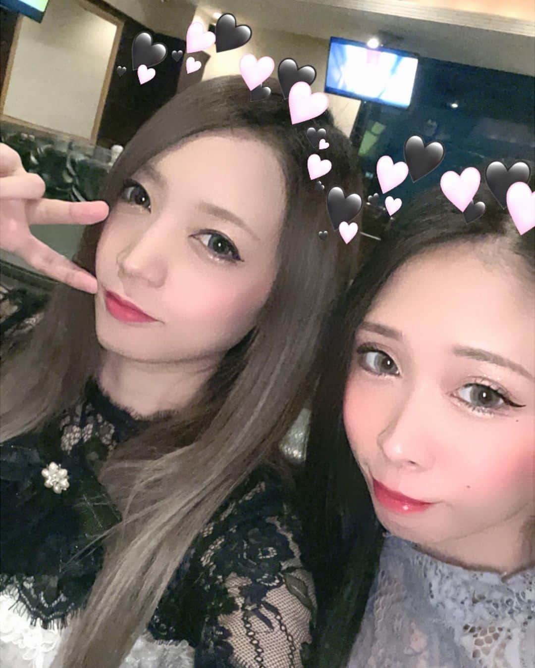 綾瀬るいのインスタグラム：「今週も待ってるよ〜🍻✨  #中洲 #中洲キャバ嬢 #ラウンジ #スナキャバ #福岡 #水商売 #スナック」