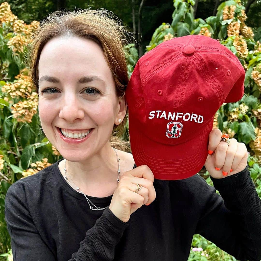 サラ・ヒューズさんのインスタグラム写真 - (サラ・ヒューズInstagram)「I am incredibly grateful to pursue my MBA at the Stanford Graduate School of Business, Class of 2024. 📚 Looking forward to being part of the @Stanford community! @stanfordgsb #GSBlife #mba」8月23日 1時50分 - sarahhughesnyc