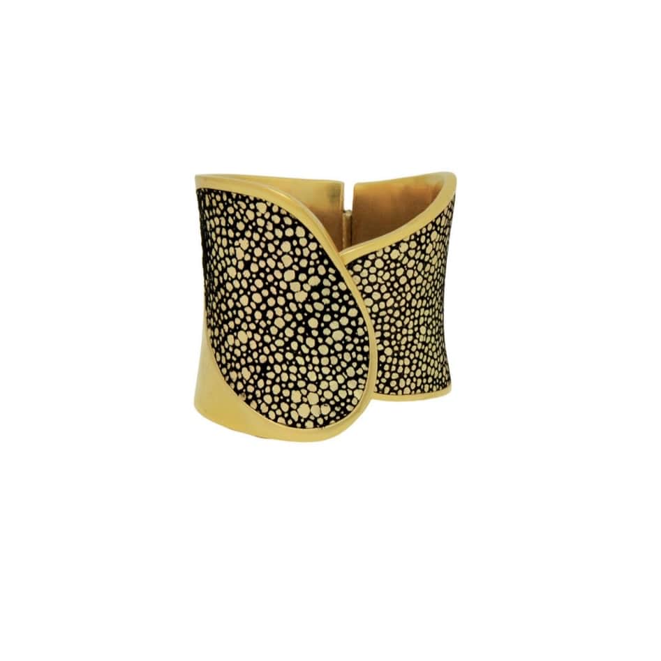 インガクリストファーさんのインスタグラム写真 - (インガクリストファーInstagram)「This Mill Valley #cuff #bracelet is the only #accessories you need to make a bold statement. ​​​​​​​​ ​​​​​​​​ #wearitloveit #statementpiece #boldjewelry #jewelryobsessed #braceletoftheday」8月23日 2時37分 - ingechristopher