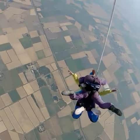 ウィル・ポールターのインスタグラム：「CEO of @stormempower Marie Hanson MBE may have a fear of heights and aeroplanes, but it didn’t stop her facing those fears last week when she jumped out of a plane at 10,000ft!   Marie did all this to inspire courage in others and to raise money for her charity that offers a range of different supports for young people and helps those facing domestic violence. As a survivor of domestic violence herself, Marie dedicates herself to helping others through her work at Storm. If you are able to join me in supporting the charity (with any size of donation) so that Marie can continue her phenomenal work, please follow the link in my bio (also below)   https://www.justgiving.com/campaign/STORMskydive」