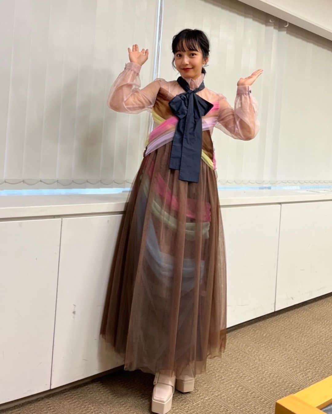 山之内すずさんのインスタグラム写真 - (山之内すずInstagram)「夏の衣装も終わり始めた〜🌈 秋服も楽しみ」8月23日 14時47分 - suzu____chan