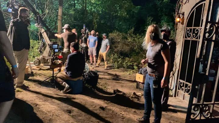 ジャクソン・ロバート・スコットのインスタグラム：「It’s a WRAP! 🎥🍿🎬🎭🔐 My last night on main unit! Wouldn’t trade this for the world. #itsawrap #lockeandkey #seasonwrap」