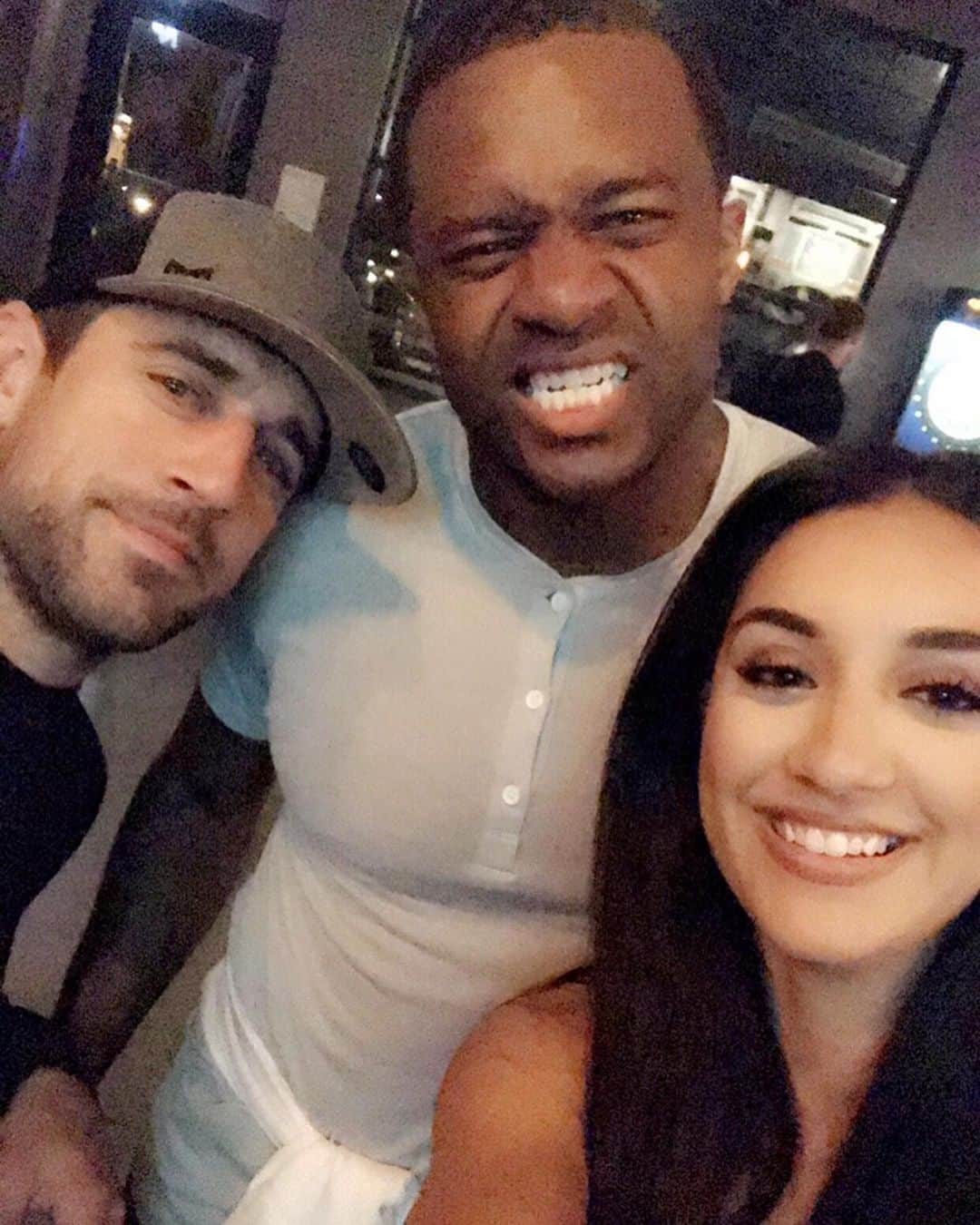 アーロン・ロジャースさんのインスタグラム写真 (アーロン・ロジャースInstagram)「Happy 32nd 🎂 to my