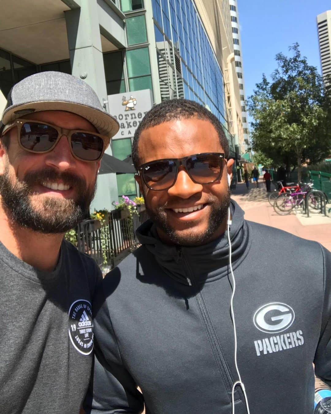 アーロン・ロジャースさんのインスタグラム写真 (アーロン・ロジャースInstagram)「Happy 32nd 🎂 to my