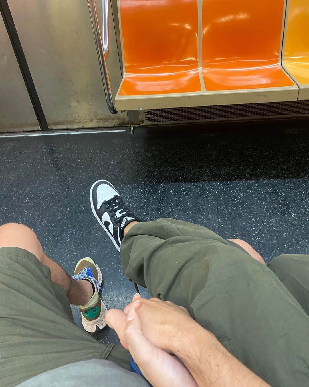 ブレッヒェ・ハイネンのインスタグラム：「🗽🤳🏼🍴👩🏼 🍳」