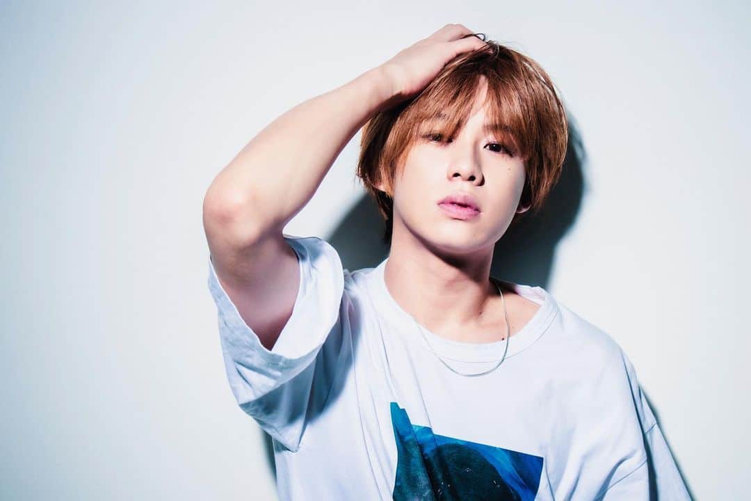 Qyoto【公式】のインスタグラム：「【🎊新アーティスト写真解禁🎊】 本日でメジャーデビュー5周年✨ 6年目もよろしくお願いします！ #Qyoto #中園勇樹」