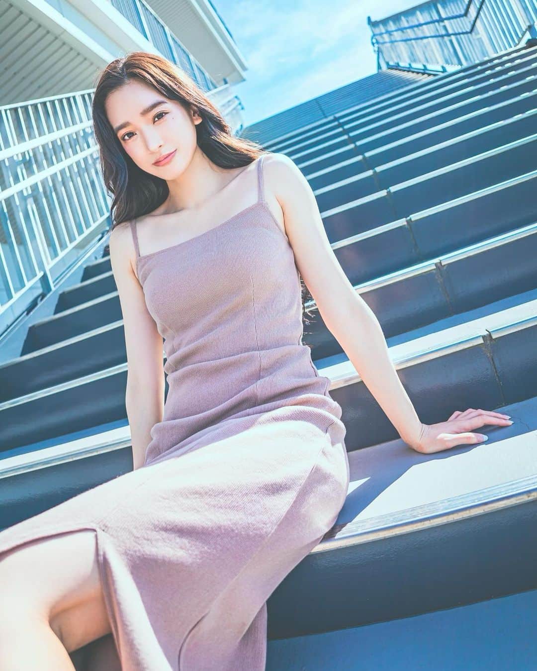 太田麻美のインスタグラム：「shooting.  photographer: @yu_shimamoto op: @darich_official   #soothing #photooftheday #portrait #photo #darich #撮影 #ポートレート」